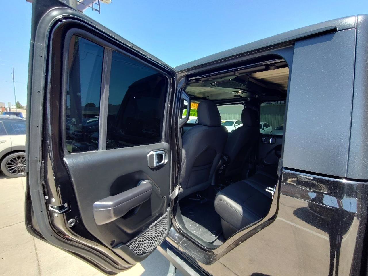 Used 2021 Jeep Gladiator Sport AWD/4WD image 37
