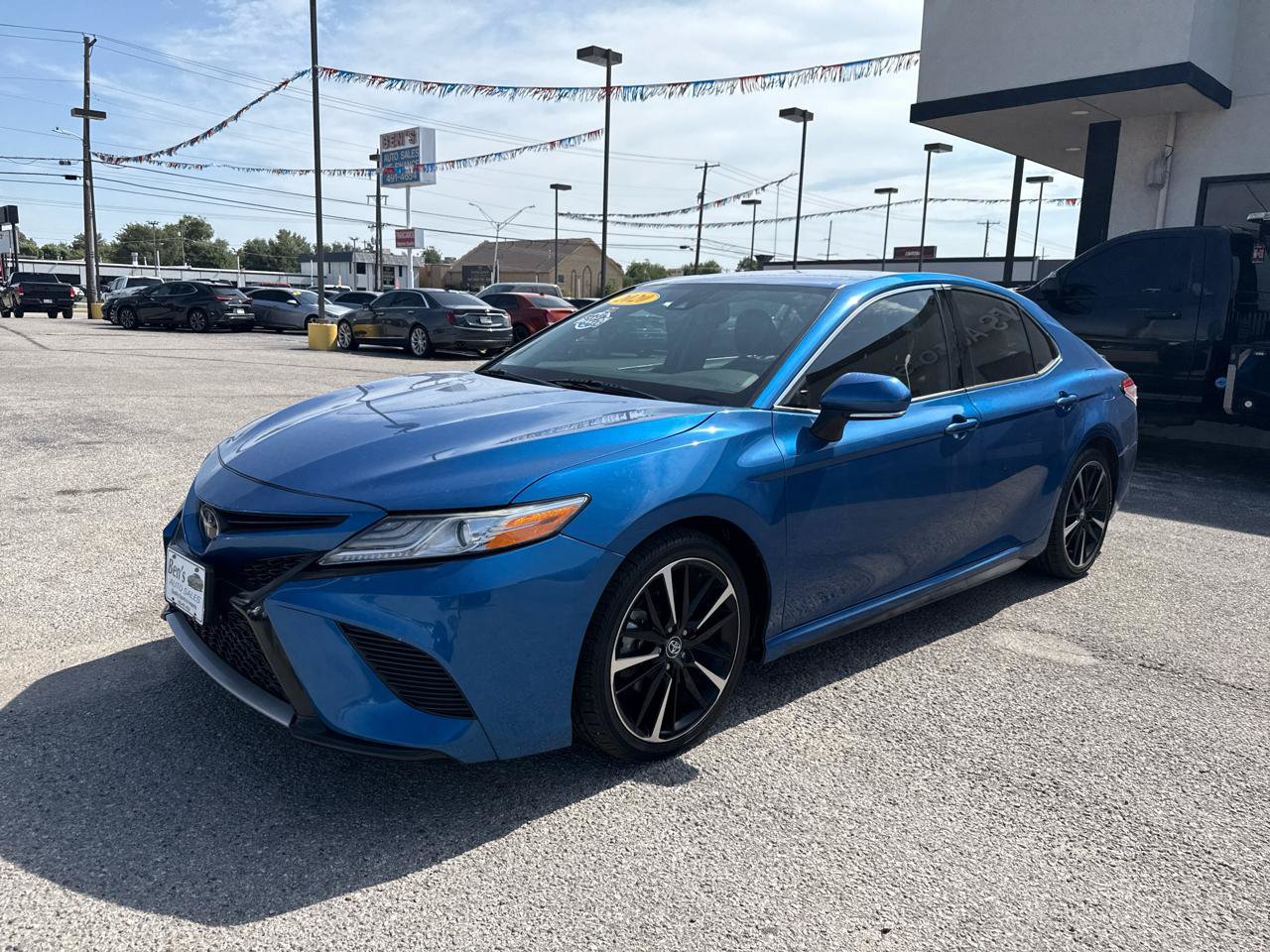 Used 2020 Toyota Camry XSE FWD image 2