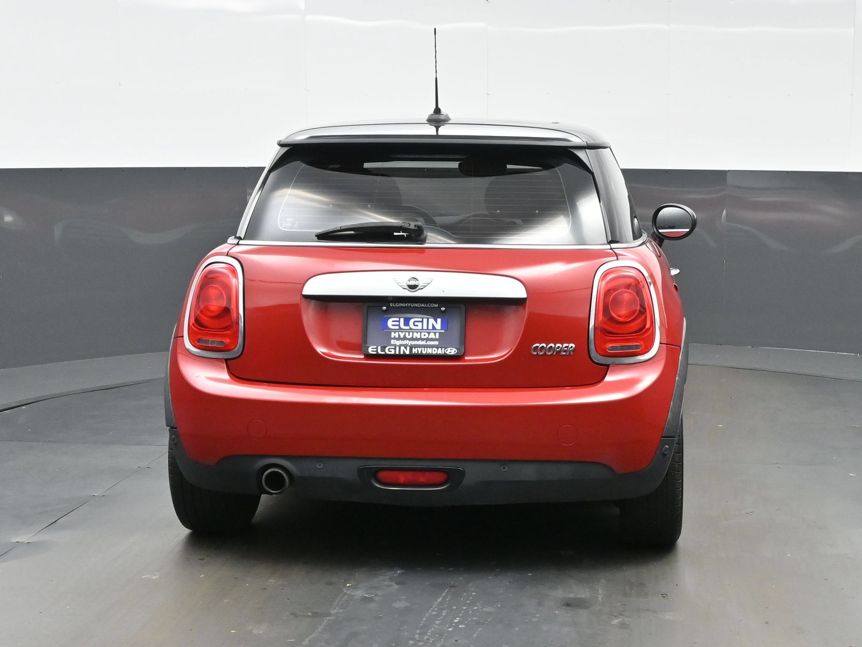 Used 2015 MINI Cooper 2-Door Hardtop FWD image 5