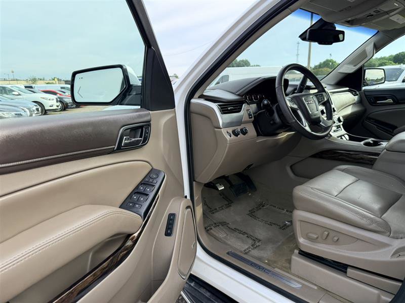 Used 2016 GMC Yukon XL SLT w/ Open Road Package AWD/4WD image 25