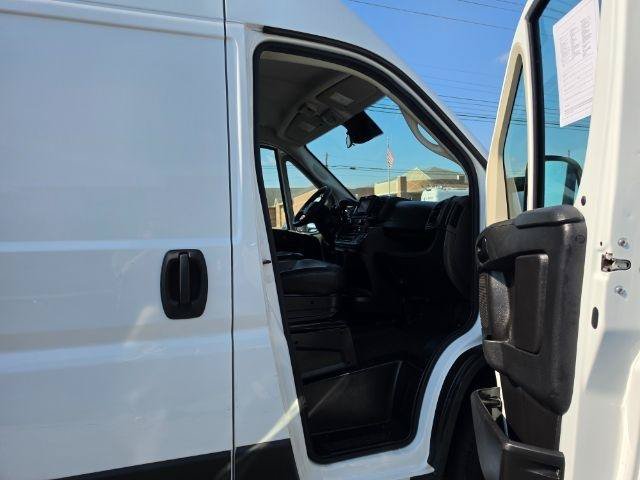 Used 2022 RAM ProMaster 2500 w/ Driver Convenience Group FWD image 30
