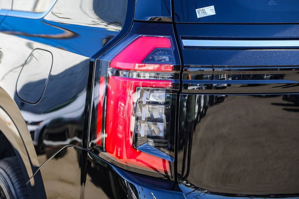 New 2025 Nissan Armada SV image 9