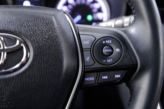 Used 2021 Toyota Venza LE image 27