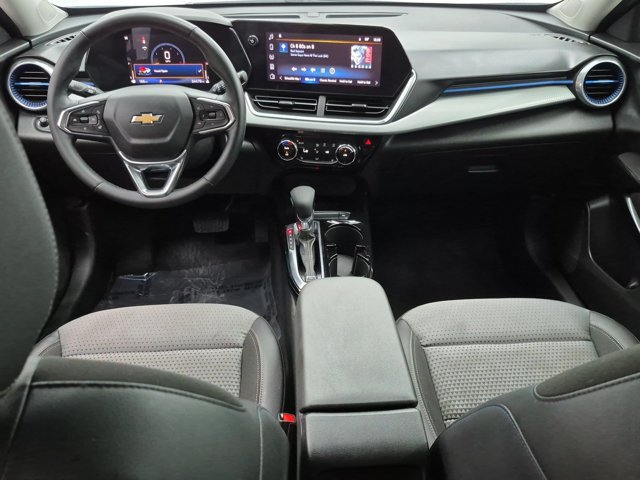Used 2024 Chevrolet Trax LT w/ Driver Confidence Package FWD image 16