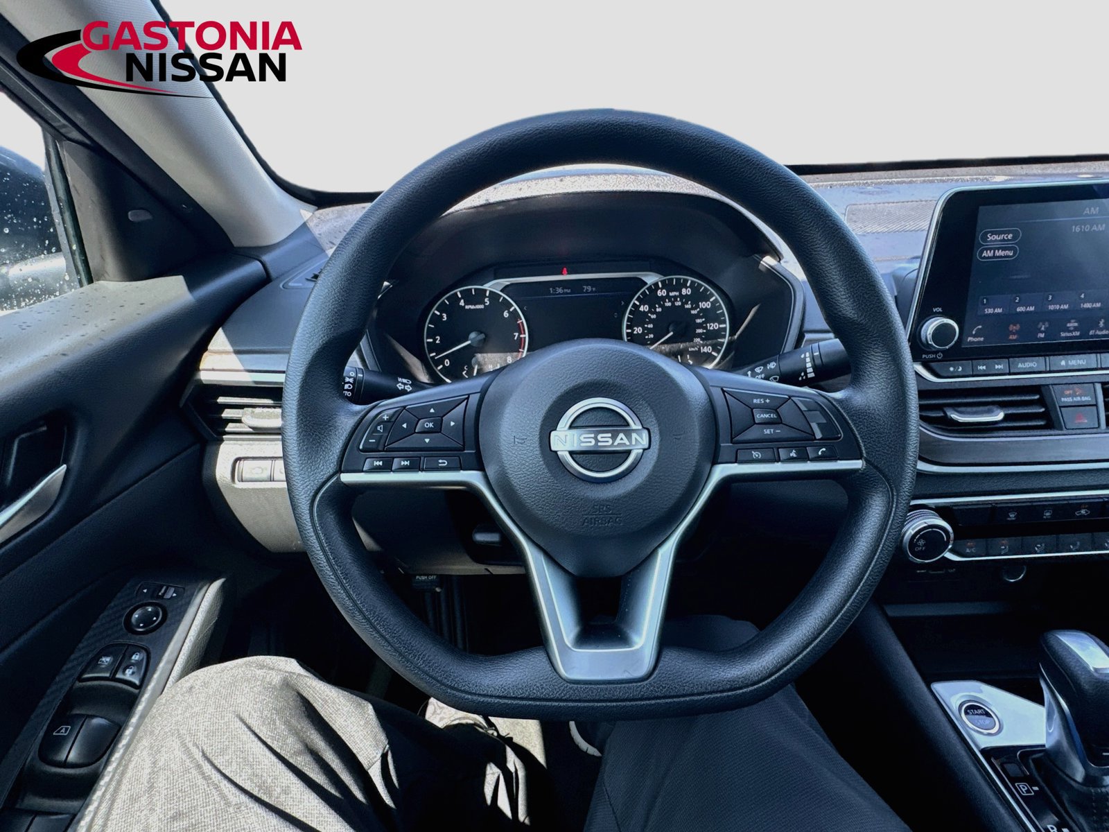 Used 2024 Nissan Altima 2.5 SV FWD image 14