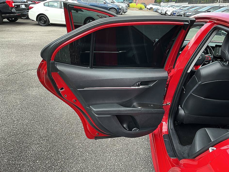 Used 2021 Toyota Camry SE w/ Convenience Package FWD image 20