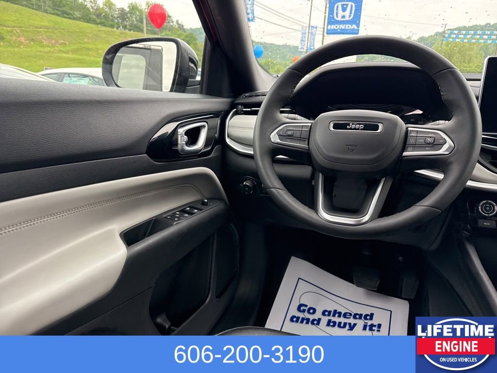Used 2025 Jeep Compass Limited AWD/4WD image 23