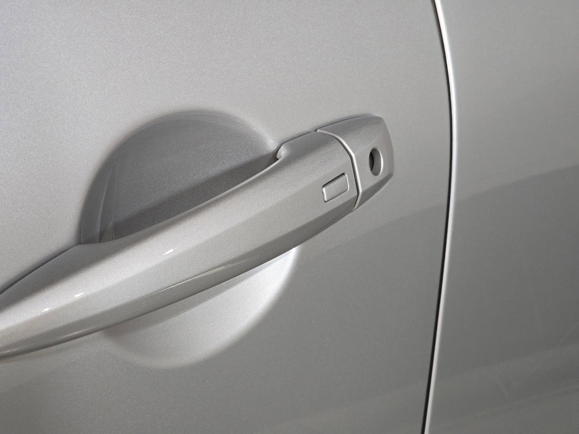 Used 2025 Nissan Pathfinder SL image 16