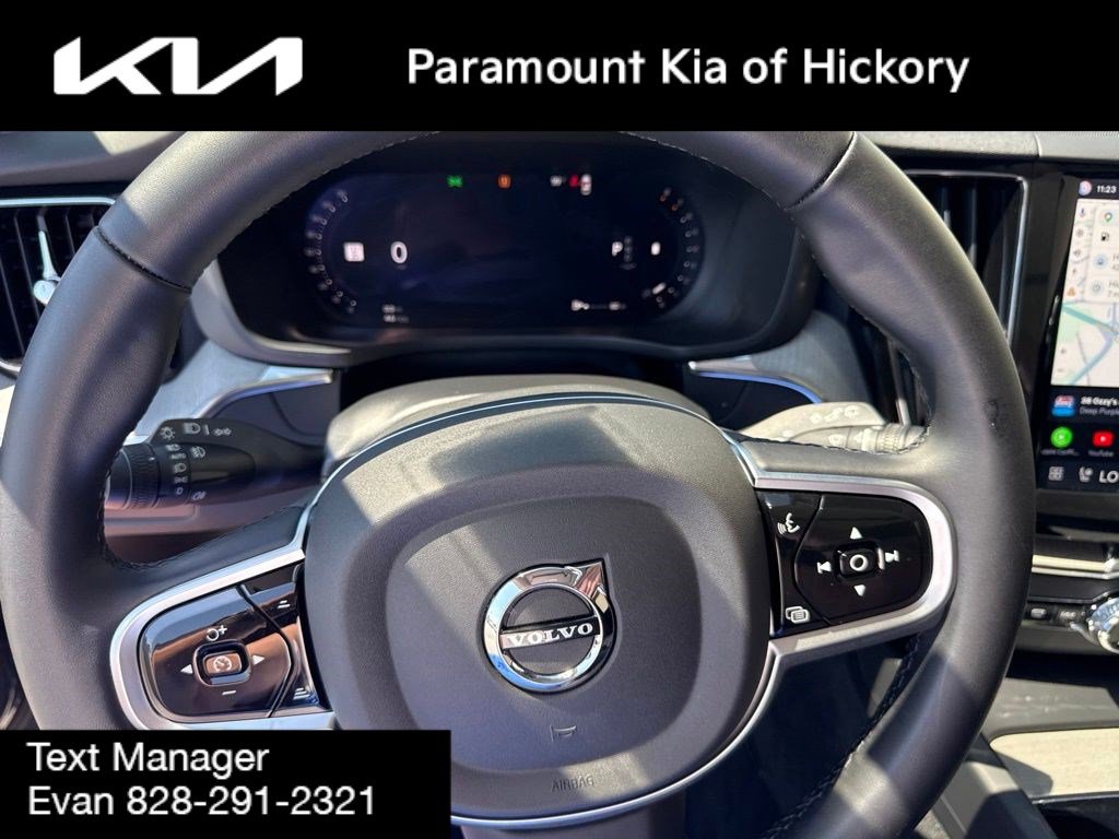 Used 2025 Volvo XC60 B5 Plus AWD/4WD image 32