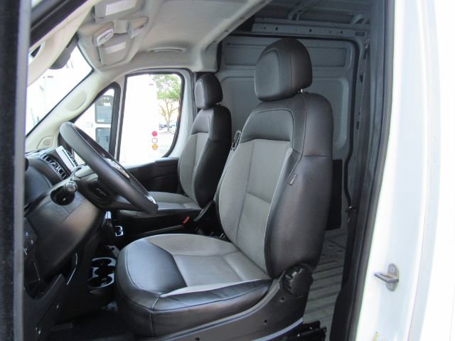 Used 2025 RAM ProMaster 2500 w/ Convenience Group image 19