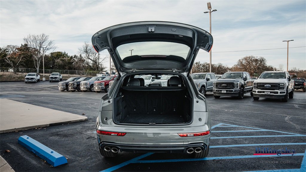 Used 2023 Audi SQ5 Premium Plus w/ Premium Plus Package image 9