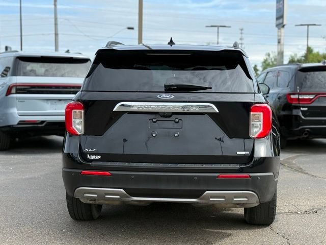 Used 2020 Ford Explorer XLT w/ Equipment Group 202A AWD/4WD image 40