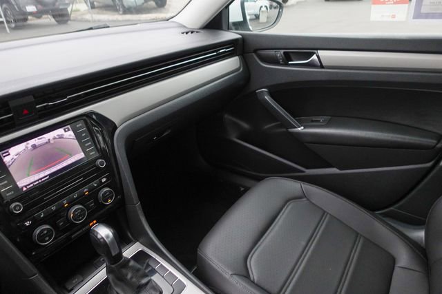 Used 2021 Volkswagen Passat 2.0T SE image 20