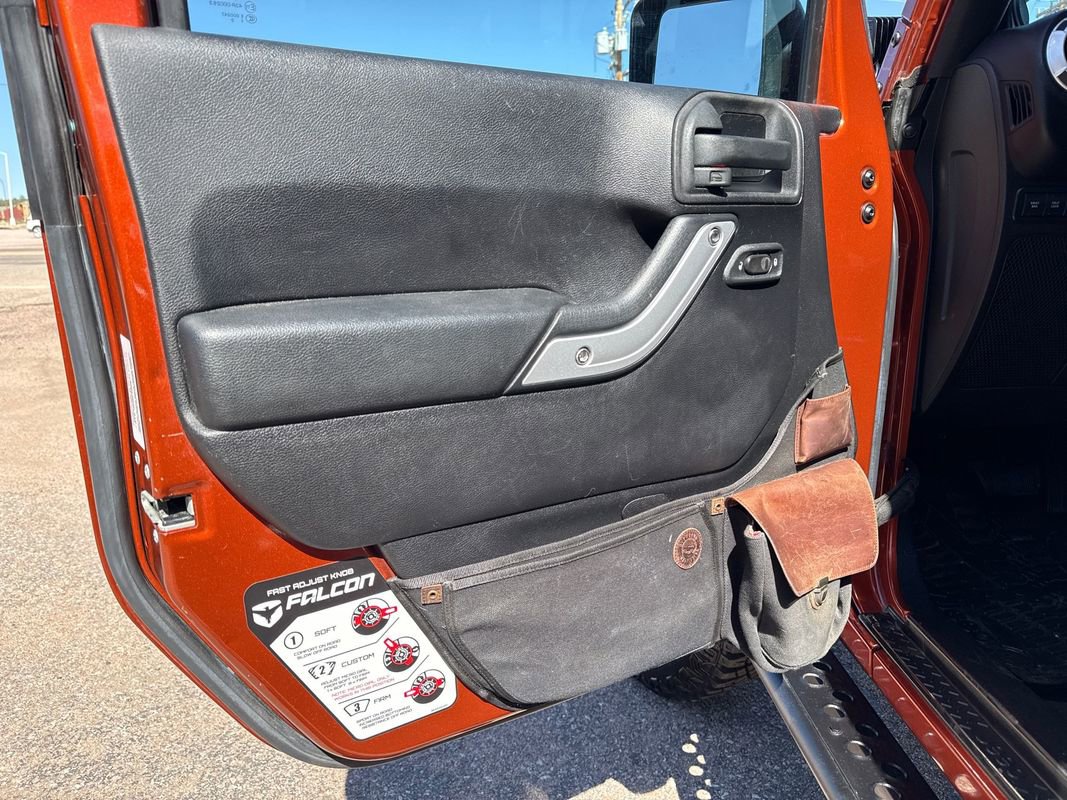 Used 2014 Jeep Wrangler Unlimited Rubicon w/ Connectivity Group AWD/4WD image 41