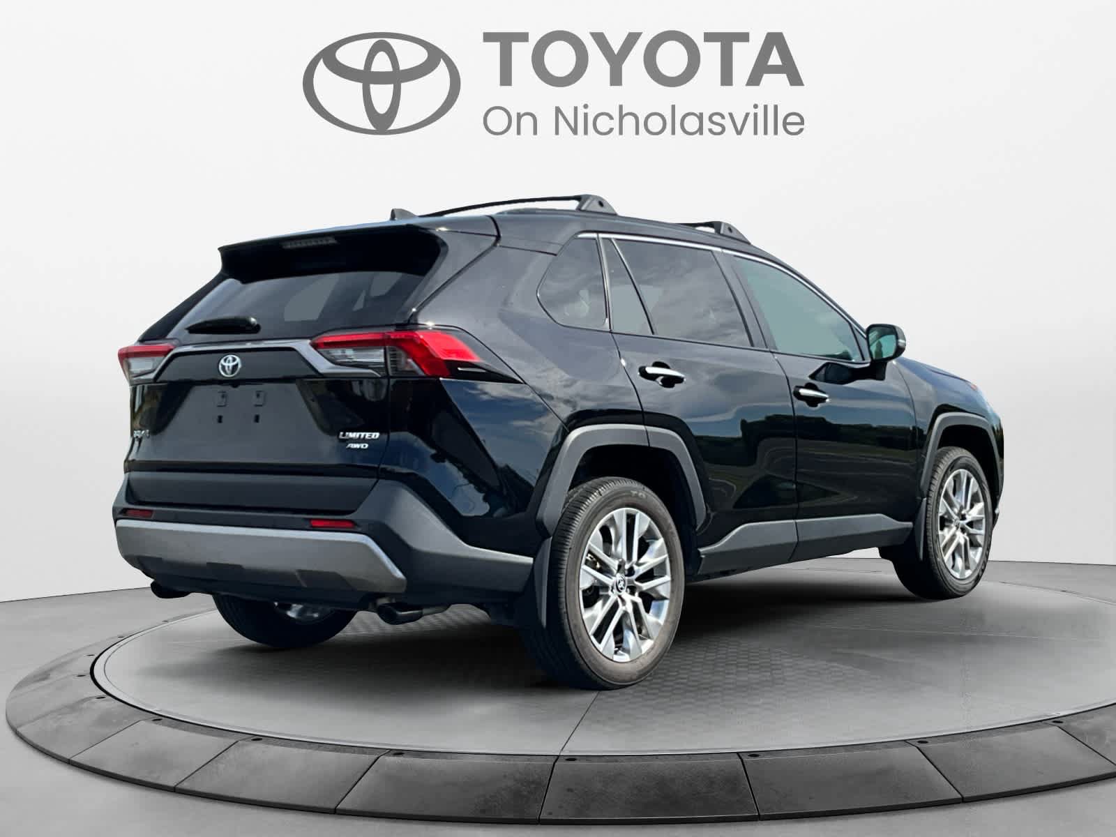 Used 2025 Toyota RAV4 Limited w/ Weather Package AWD/4WD image 5