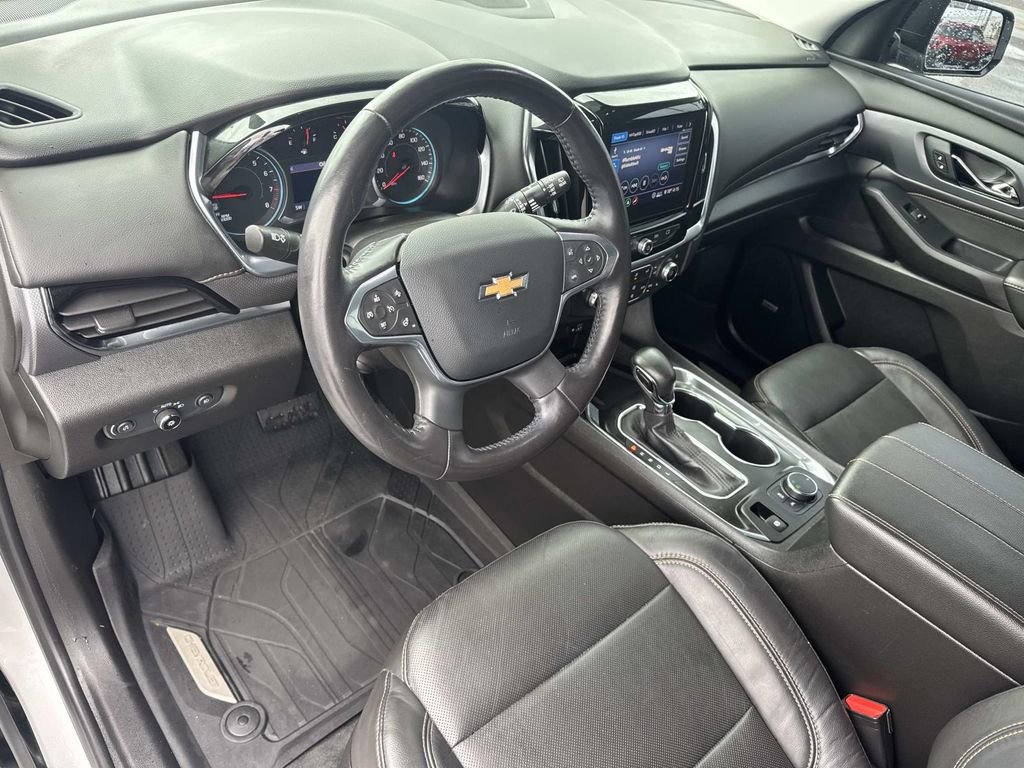 Used 2021 Chevrolet Traverse Premier w/ Redline Edition FWD image 19