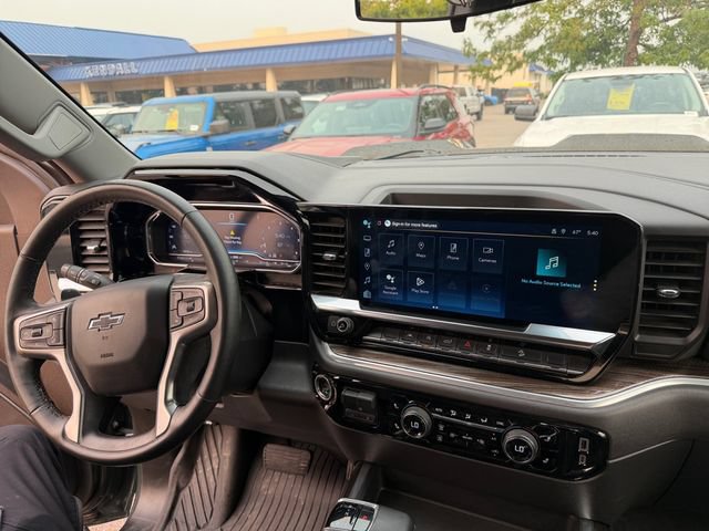 Used 2025 Chevrolet Silverado 1500 LT Trail Boss AWD/4WD image 19