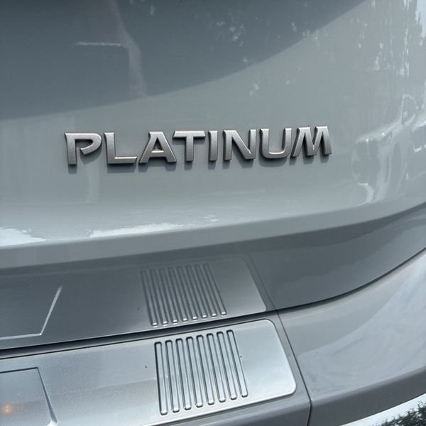 Used 2025 Nissan Rogue Platinum w/ Tech Package FWD image 3