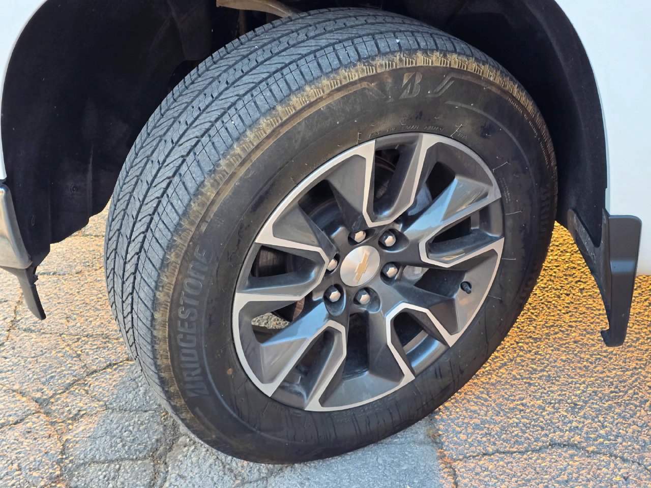 Certified 2024 Chevrolet Silverado 1500 LT AWD/4WD image 16