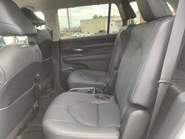 Used 2024 Toyota Grand Highlander AWD image 25