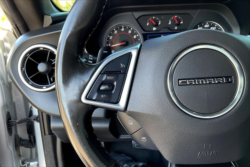 Used 2019 Chevrolet Camaro LT RWD image 9