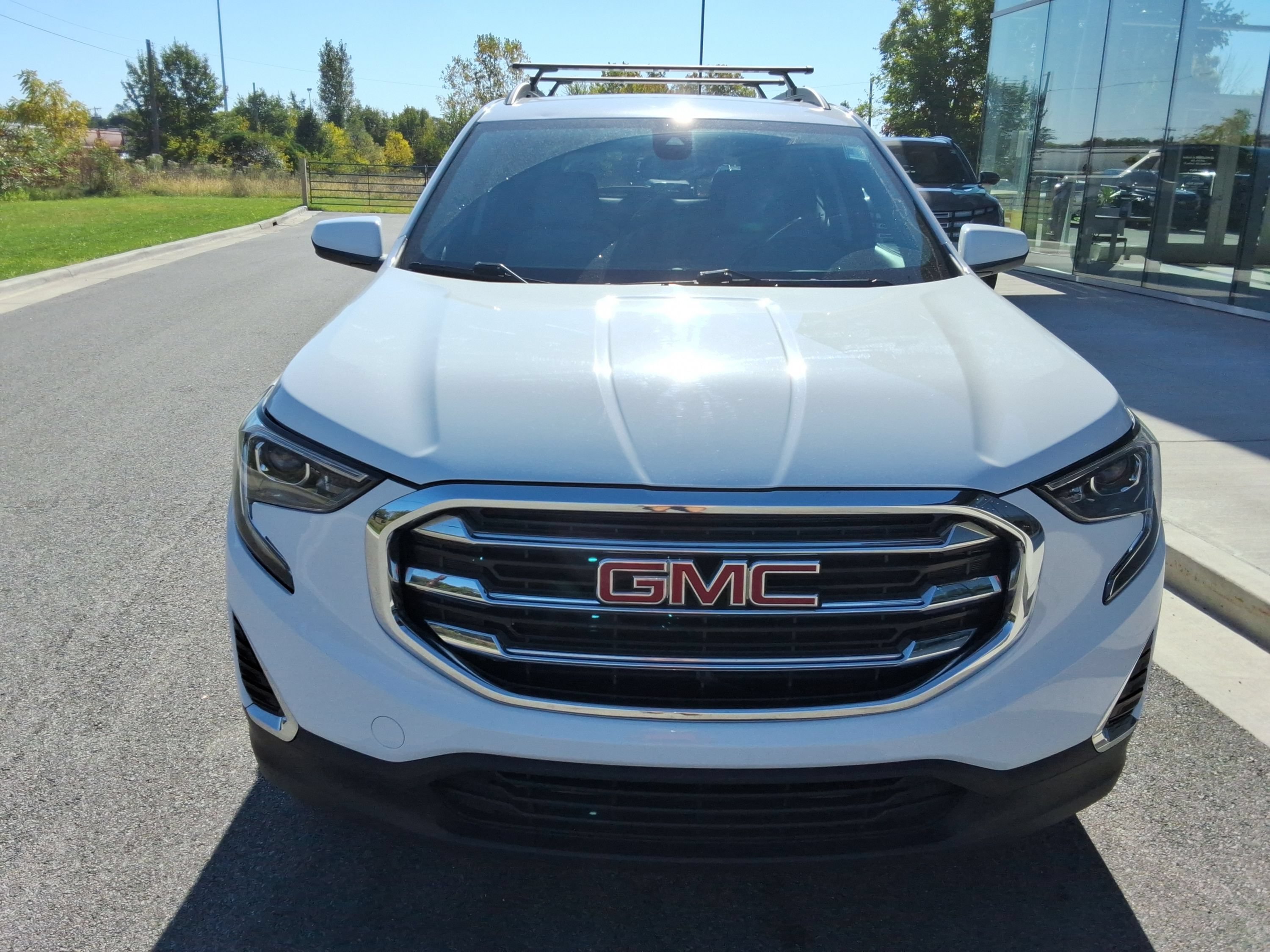 Used 2020 GMC Terrain SLE w/ Driver Convenience Package AWD/4WD image 18