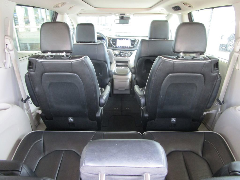Used 2023 Chrysler Pacifica Limited image 15