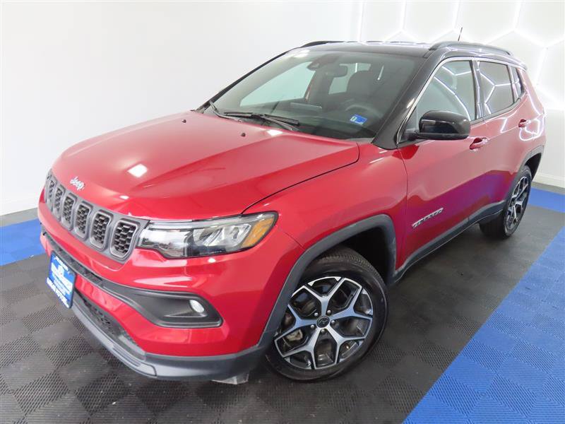 Used 2025 Jeep Compass Limited AWD/4WD image 4
