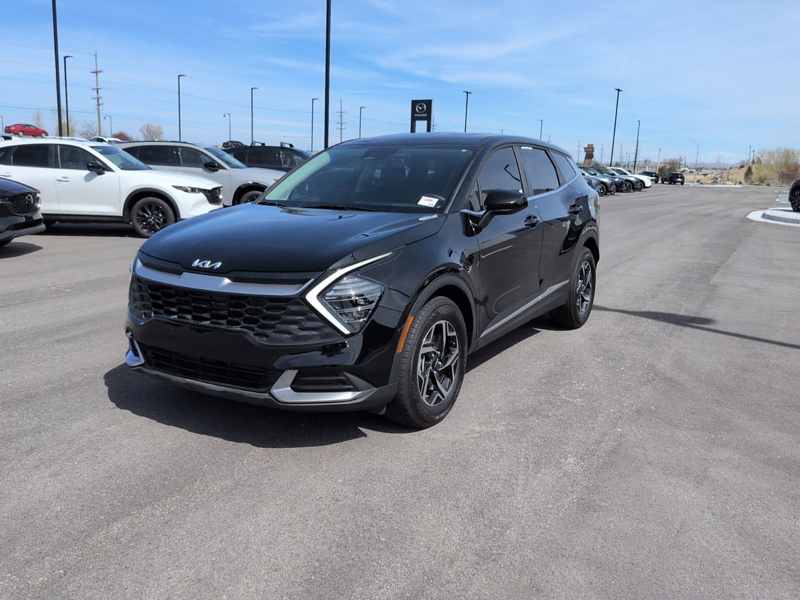 Used 2025 Kia Sportage LX image 3