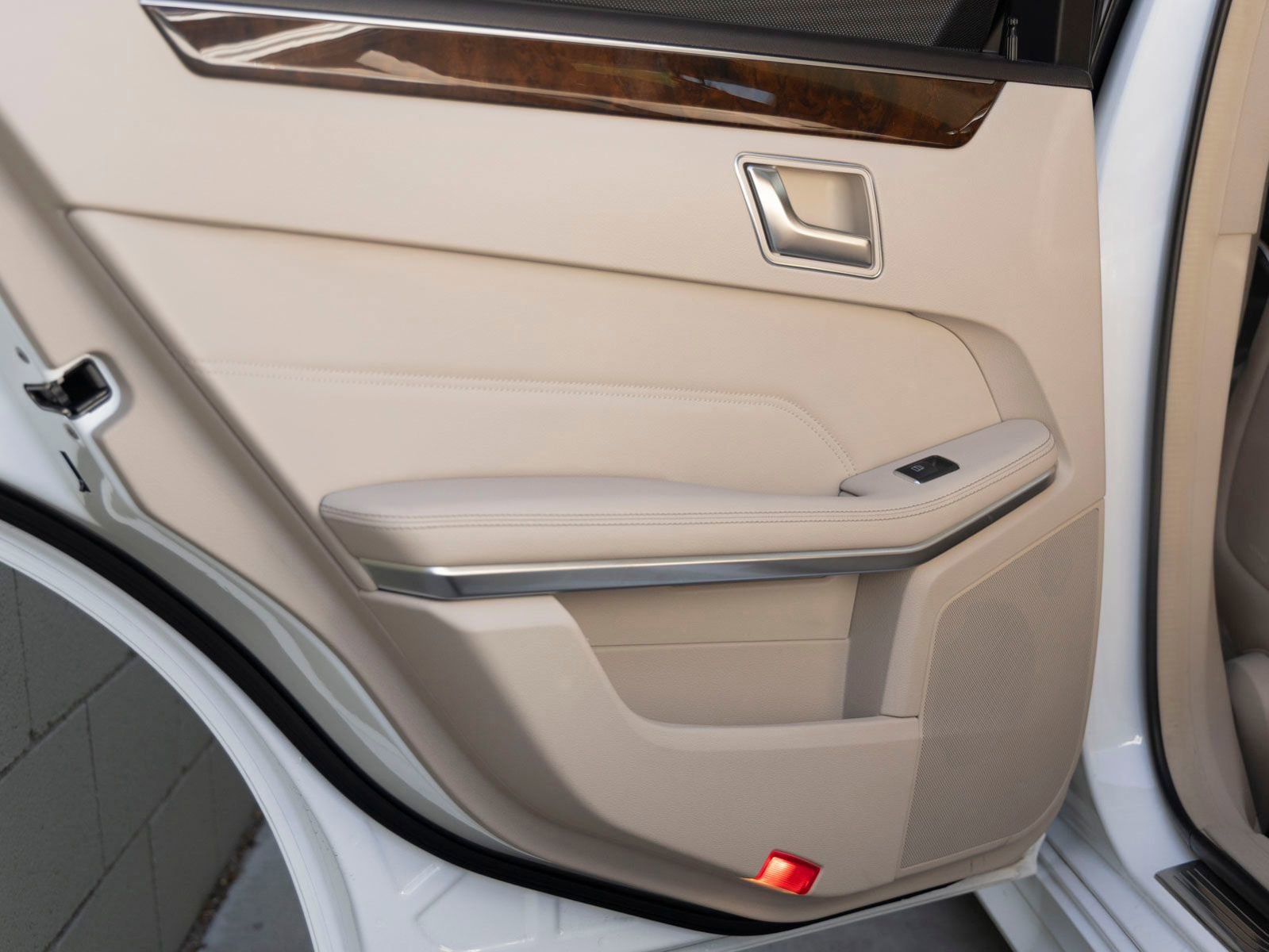Used 2015 Mercedes-Benz E 350 4MATIC Wagon image 18