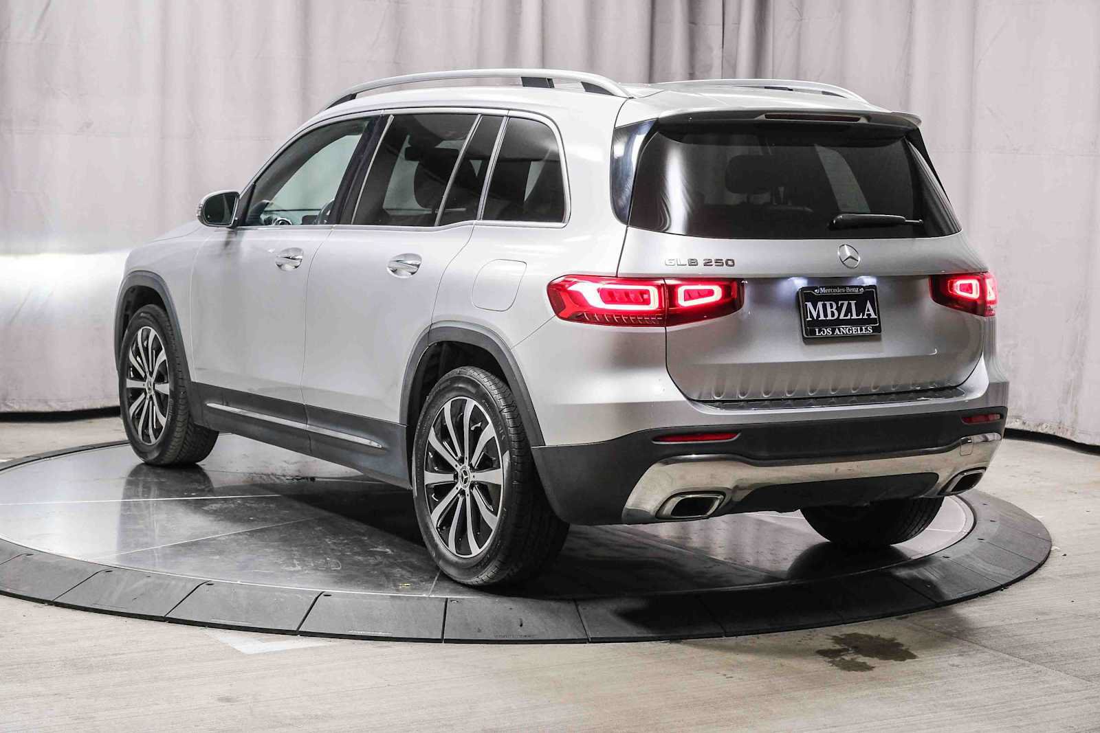 Certified 2022 Mercedes-Benz GLB 250 image 2