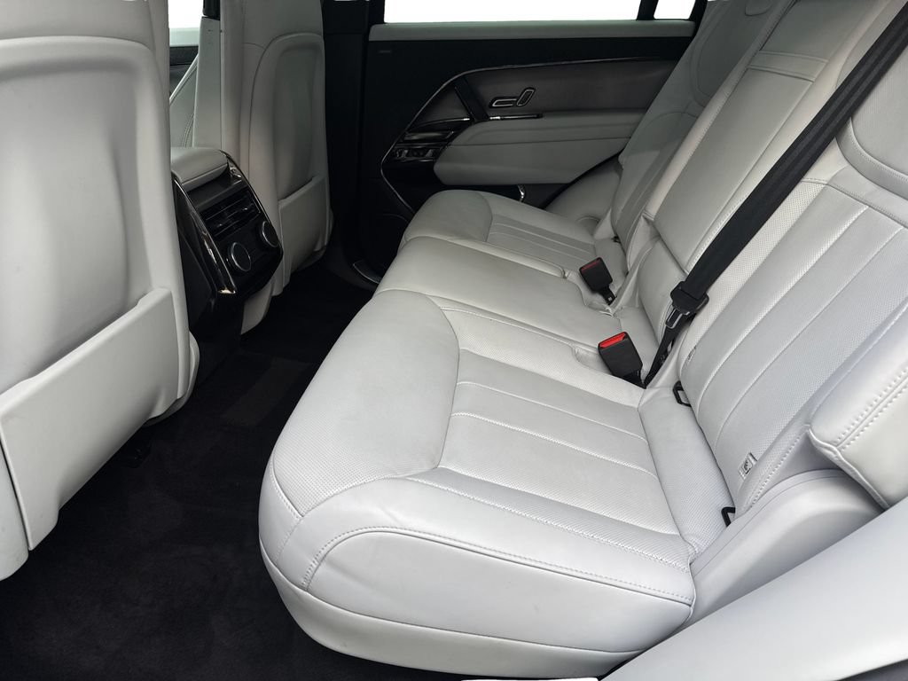 Used 2024 Land Rover Range Rover Sport SE AWD/4WD image 33