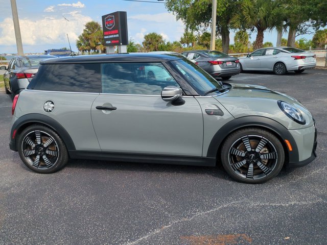 Used 2022 MINI Cooper S image 4