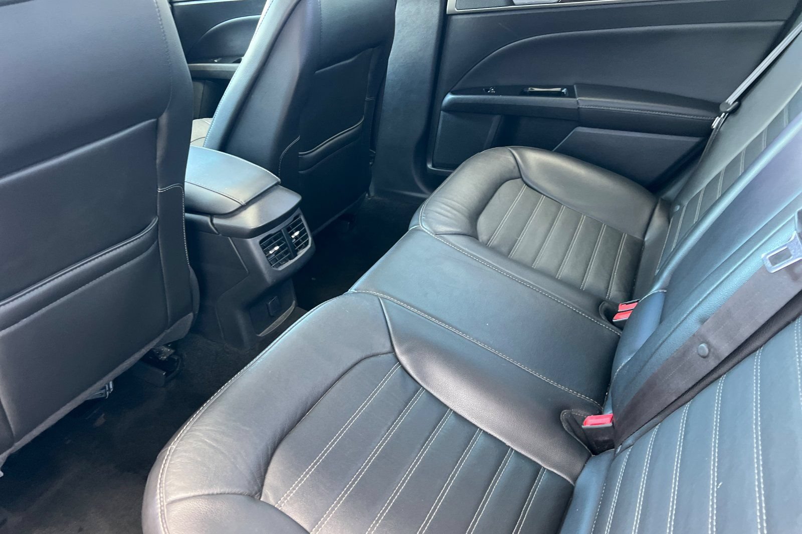 Used 2013 Ford Fusion SE FWD image 13