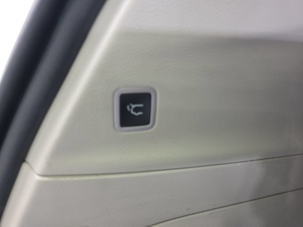 Used 2020 Chrysler Pacifica Limited FWD image 11