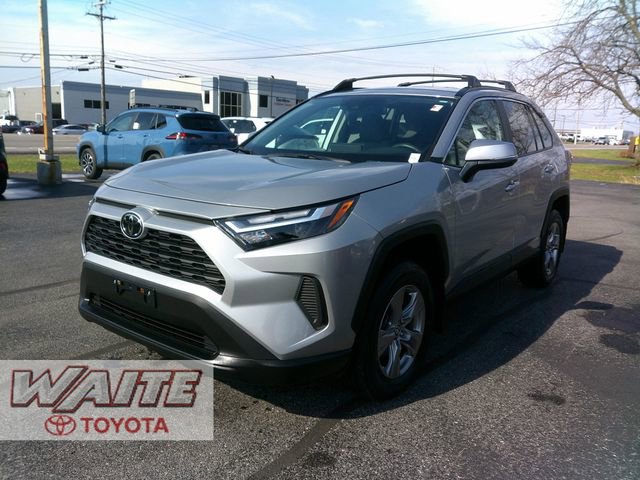 Used 2025 Toyota RAV4 XLE w/ Weather Package image 5