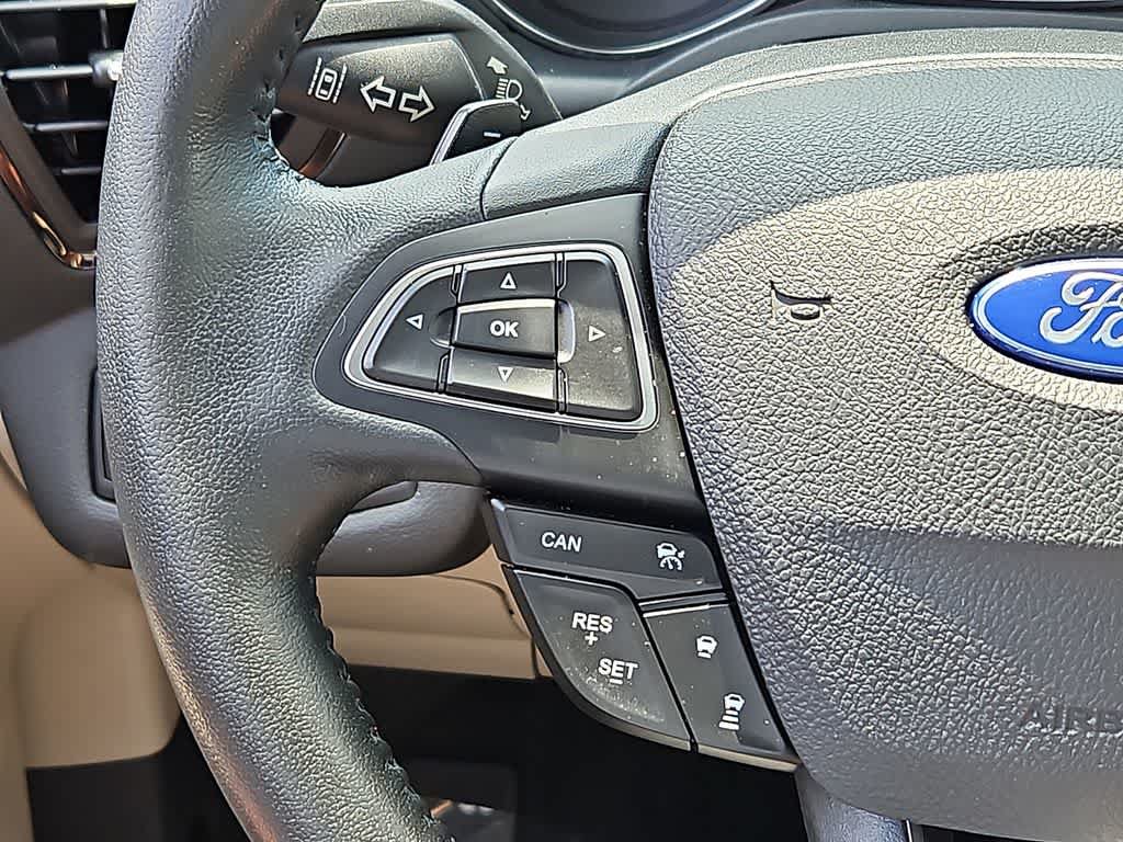 Used 2018 Ford Escape Titanium w/ Ford Safe & Smart Package AWD/4WD image 21