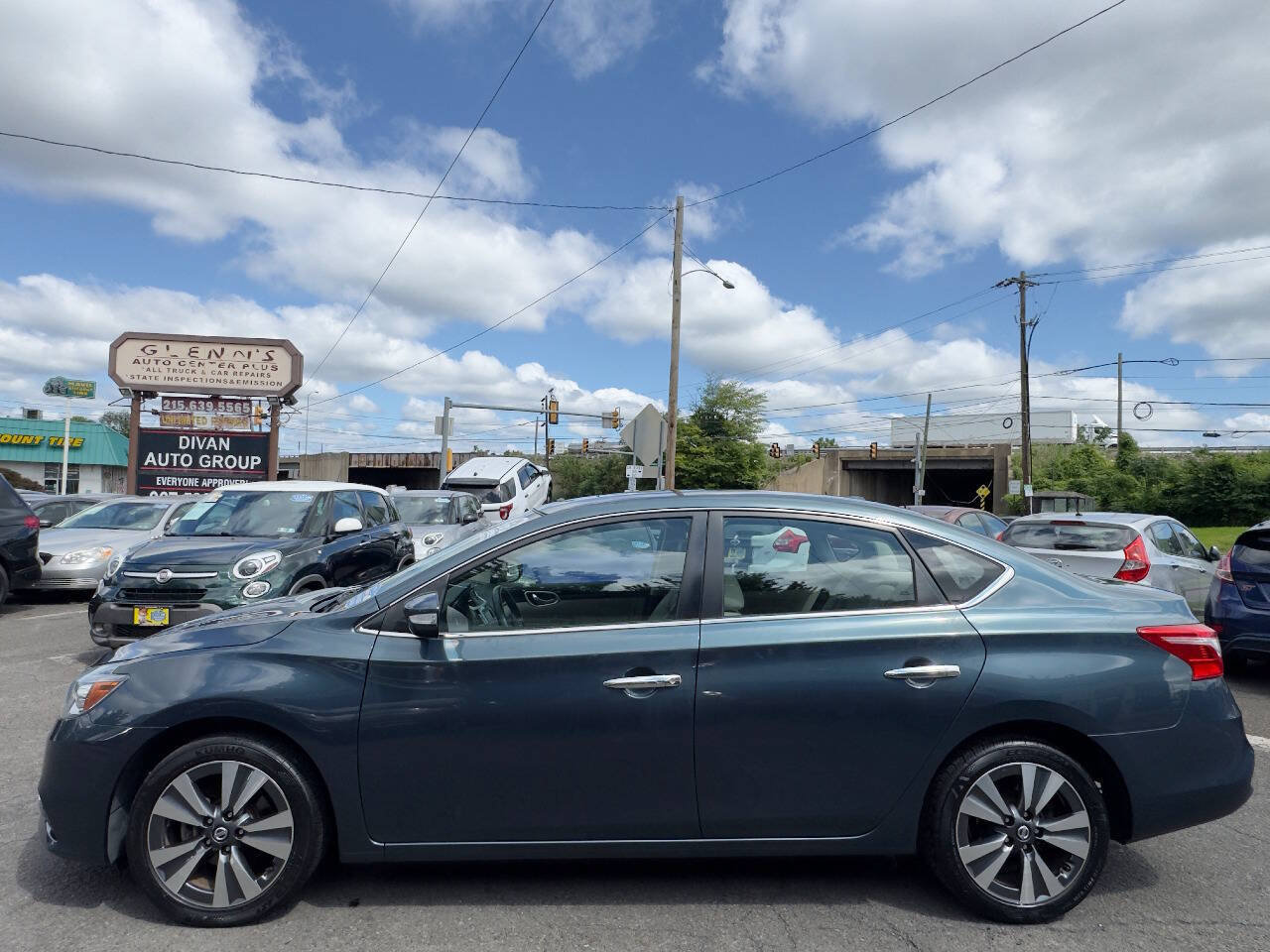 Used 2016 Nissan Sentra SL w/ Technology Package FWD image 3