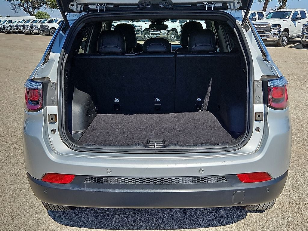 Used 2025 Jeep Compass Limited AWD/4WD image 16