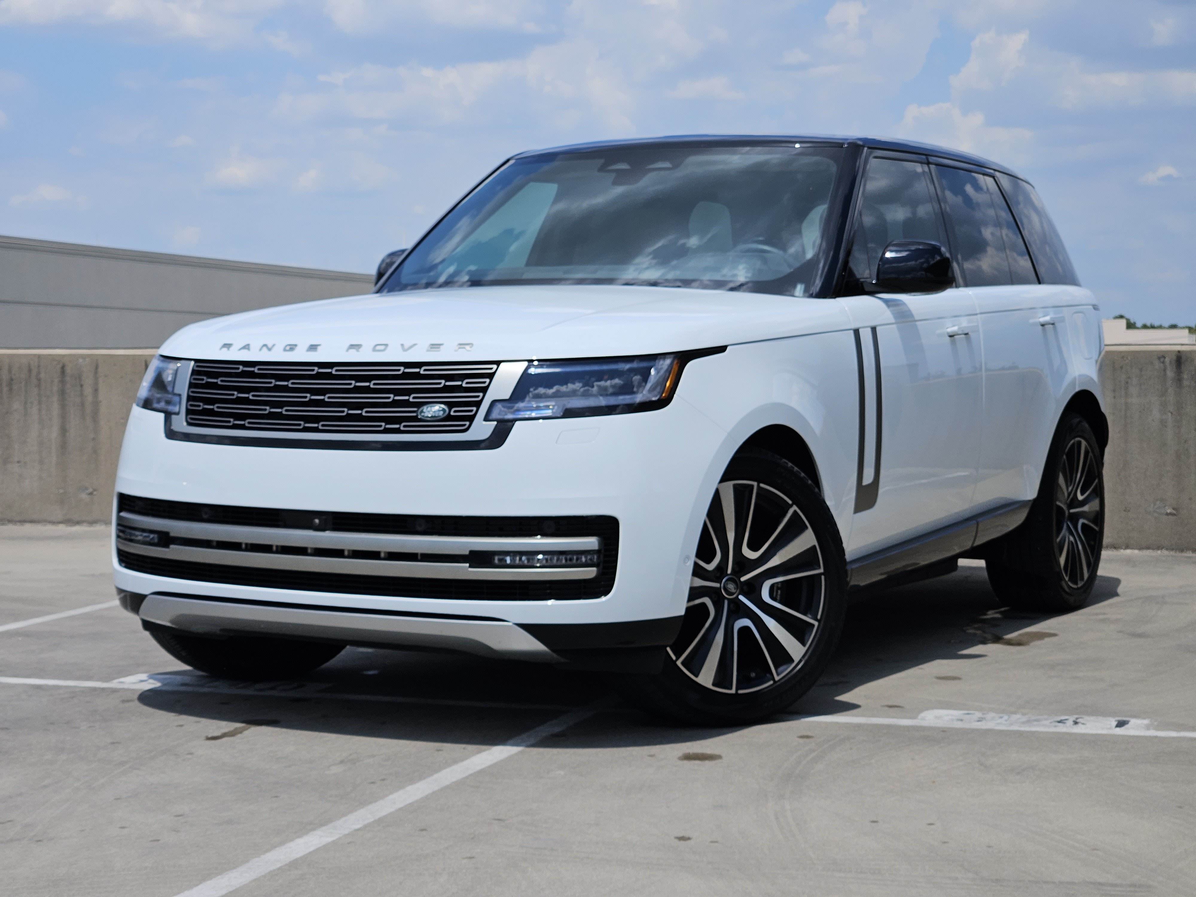 Used 2025 Land Rover Range Rover SE