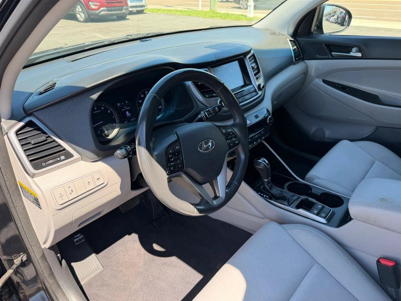 Used 2018 Hyundai Tucson Value FWD image 30