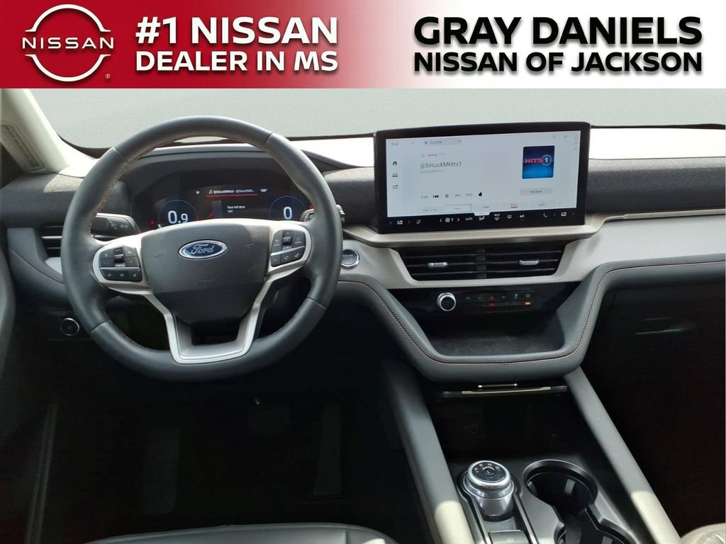 Used 2025 Ford Explorer Active w/ Active Comfort Package RWD image 10