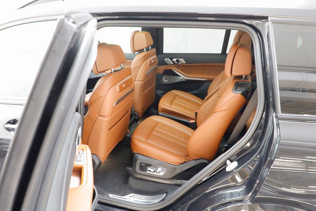 Certified 2026 BMW X7 M60i image 16