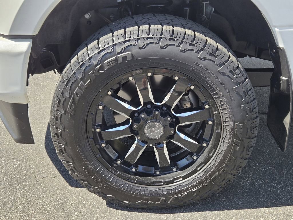 Used 2022 Ford F350 Platinum AWD/4WD image 6