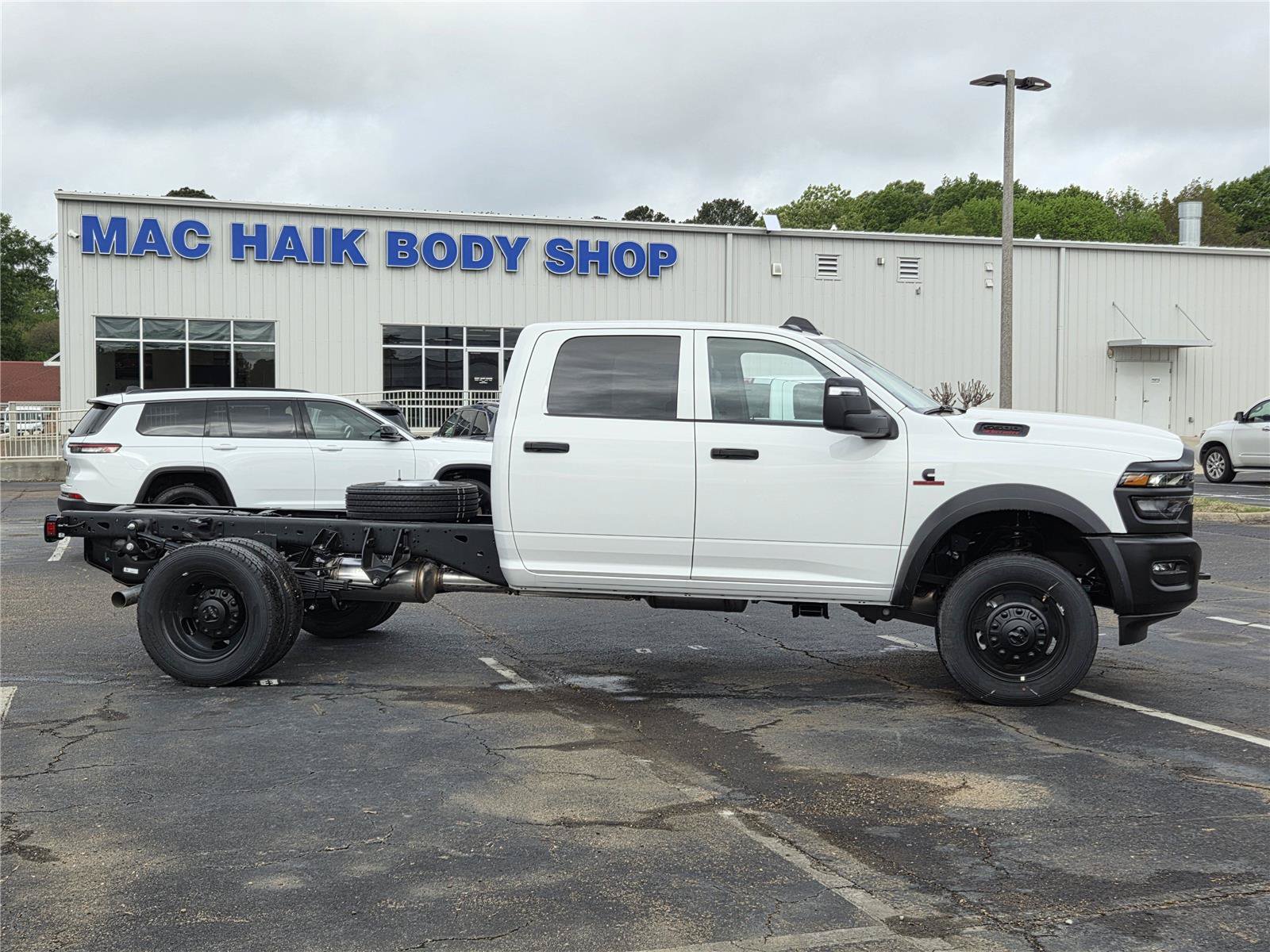 New 2026 RAM 5500 Tradesman AWD/4WD image 4