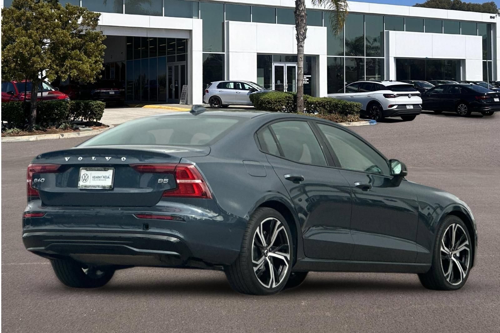 Used 2024 Volvo S60 B5 Plus FWD image 3