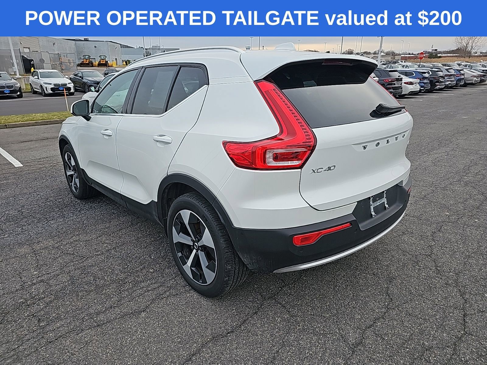 Used 2024 Volvo XC40 B5 Plus w/ Climate Package image 4