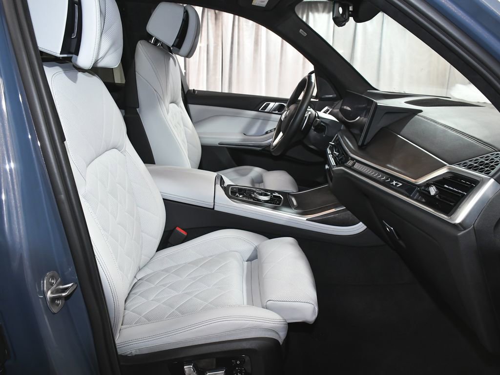Used 2023 BMW X7 xDrive40i w/ Executive Package image 67