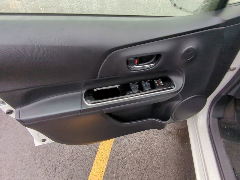 Used 2016 Toyota Prius C Two image 8