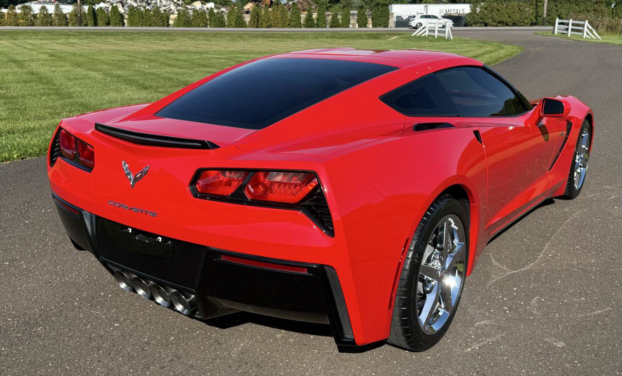 Used 2014 Chevrolet Corvette Stingray Coupe w/ 3LT Preferred Equipment Group RWD image 5